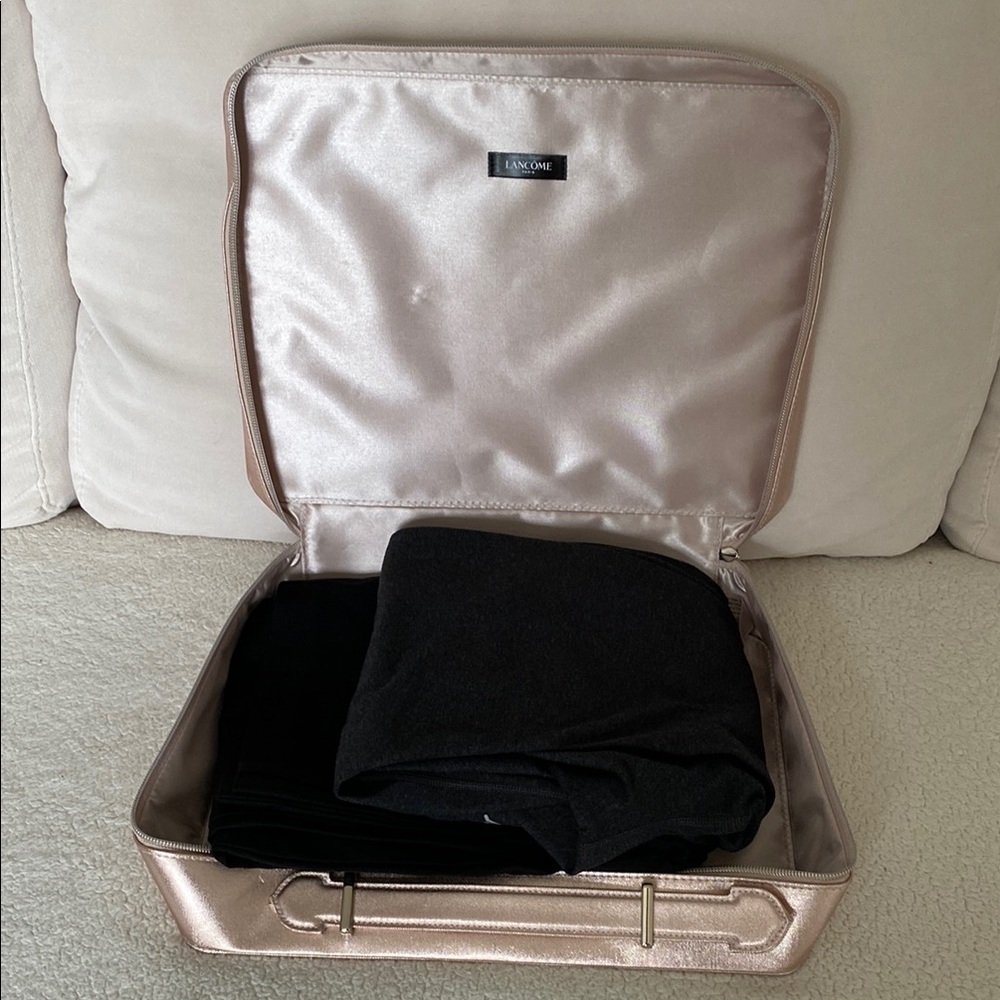 New Lancome light pink cosmetic bag. Case with Embossed Floral Design - Picture 4 of 6
